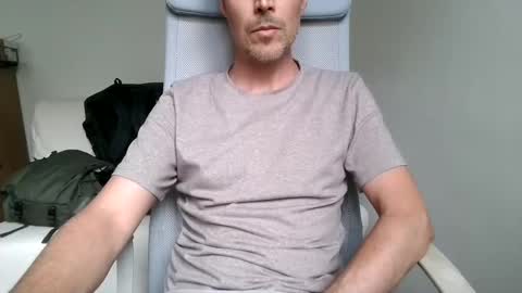 Snapshot of aragon9999 chatting on 06-10-26, 03:11 aragon9999 online show from 06-10-26, 03:11