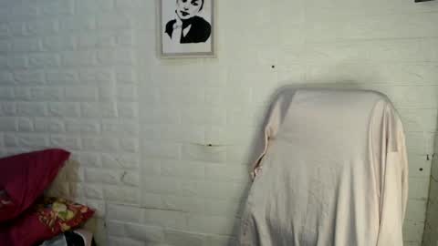 Snapshot of arahislovets chatting on 01-19-25, 01:43 arah online show from 01-19-25, 01:43