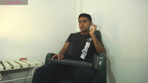 ---Archie--- online show from 01-05-26, 08:01