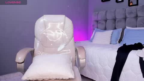 Snapshot of ares_di_martin chatting on 11-07-25, 06:35 Ares online show from 11-07-25, 06:35