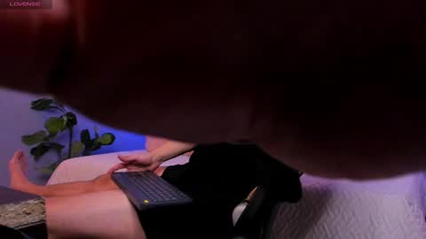 Snapshot of ares_di_martin chatting on 12-15-25, 03:38 Ares online show from 12-15-25, 03:38