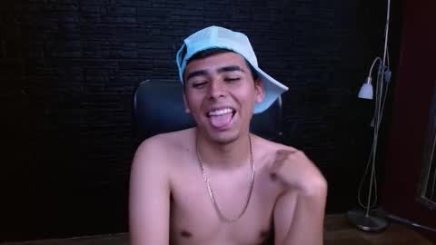 Snapshot of arescolt chatting on 12-15-25, 05:17 MATTHEW online show from 12-15-25, 05:17