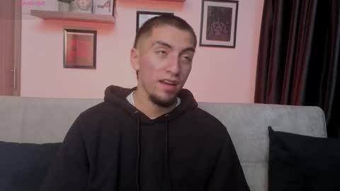 Snapshot of aresmassimox chatting on 11-19-25, 05:18 Mateo online show from 11-19-25, 05:18