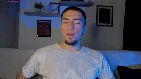 Snapshot of aresmassimox chatting on 11-20-25, 01:39 Mateo online show from 11-20-25, 01:39