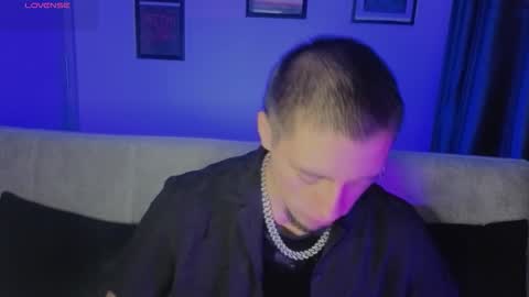 Snapshot of aresmassimox chatting on 11-28-25, 03:42 Mateo online show from 11-28-25, 03:42