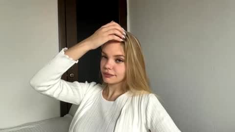 Amelia online show from 11-12-25, 05:41