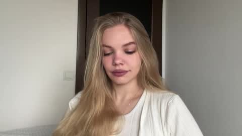 Amelia online show from 11-28-25, 05:54