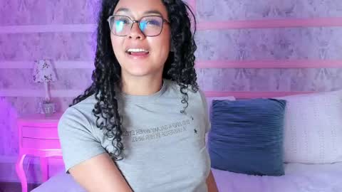 Snapshot of arhii_khay chatting on 05-11-26, 04:04 Ari online show from 05-11-26, 04:04