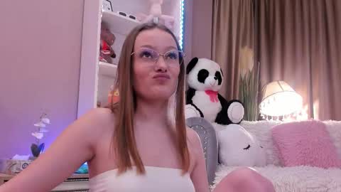 Snapshot of ari3el chatting on 02-05-26, 09:52 Ariel online show from 02-05-26, 09:52