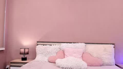 Snapshot of ari3el chatting on 02-24-26, 05:11 Ariel online show from 02-24-26, 05:11