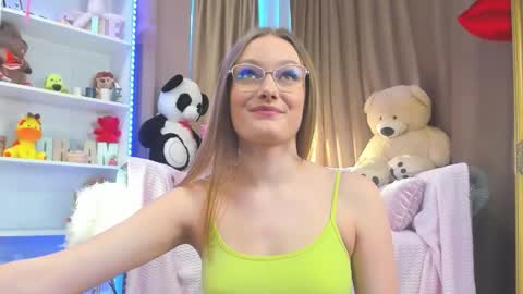 Snapshot of ari3el chatting on 03-05-26, 03:08 Ariel online show from 03-05-26, 03:08