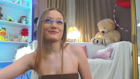 Snapshot of ari3el chatting on 03-11-26, 11:00 Ariel online show from 03-11-26, 11:00