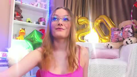 Snapshot of ari3el chatting on 03-16-26, 10:14 Ariel online show from 03-16-26, 10:14