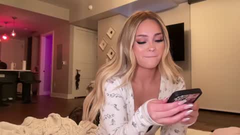 Ari  online show from 06-11-26, 04:10
