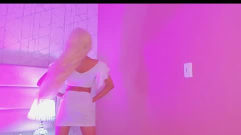 Ari  online show from 12-19-24, 02:01