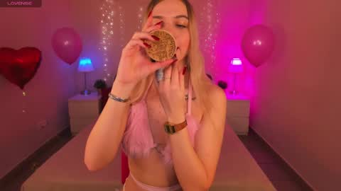 Snapshot of aria69stars chatting on 02-13-25, 07:03 aria69stars online show from 02-13-25, 07:03