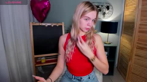 Snapshot of aria69stars chatting on 10-19-25, 09:43 aria69stars online show from 10-19-25, 09:43