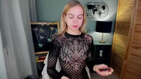 Snapshot of aria69stars chatting on 11-18-25, 03:38 aria69stars online show from 11-18-25, 03:38