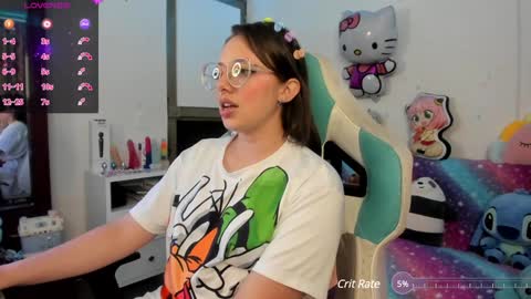 Snapshot of aria_alaia chatting on 01-07-25, 01:59 Linda online show from 01-07-25, 01:59