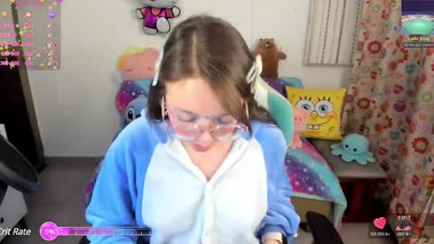 Snapshot of aria_alaia chatting on 01-31-25, 01:54 Linda online show from 01-31-25, 01:54