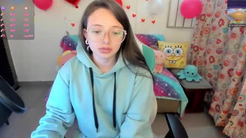 Snapshot of aria_alaia chatting on 03-05-25, 03:40 Linda online show from 03-05-25, 03:40