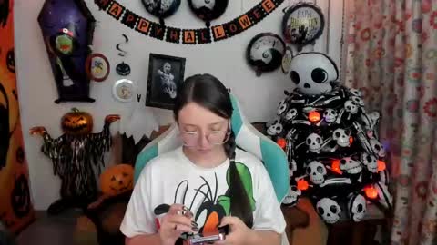 Snapshot of aria_alaia chatting on 10-07-25, 03:04 Linda online show from 10-07-25, 03:04