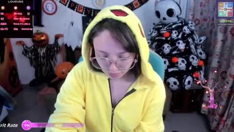 Snapshot of aria_alaia chatting on 10-08-25, 03:15 Linda online show from 10-08-25, 03:15