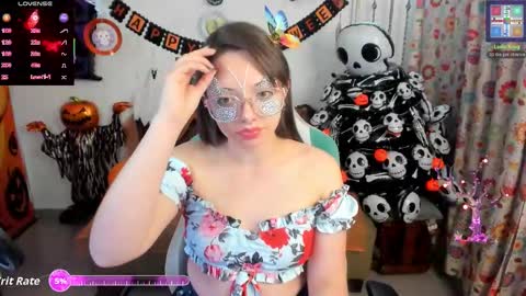 Snapshot of aria_alaia chatting on 10-10-25, 01:26 Linda online show from 10-10-25, 01:26