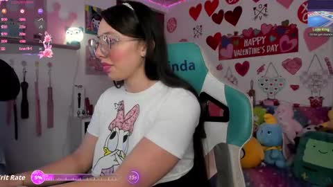 Snapshot of aria_alaia chatting on 02-25-26, 01:59 Linda online show from 02-25-26, 01:59