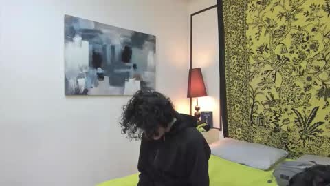 aria y orien  online show from 10-28-25, 11:03