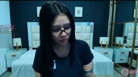 Snapshot of aria_bloomer chatting on 05-29-26, 11:41 Ari online show from 05-29-26, 11:41