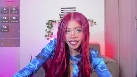 Snapshot of aria_brown_19 chatting on 10-17-25, 12:47 ARIA online show from 10-17-25, 12:47