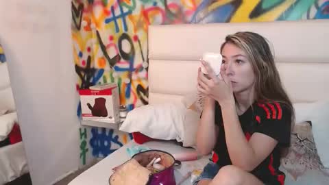 Snapshot of aria_martiin chatting on 11-26-25, 12:50 aria online show from 11-26-25, 12:50