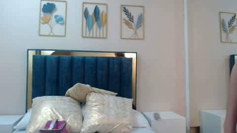 Snapshot of aria_martiin chatting on 06-24-26, 12:37 aria online show from 06-24-26, 12:37