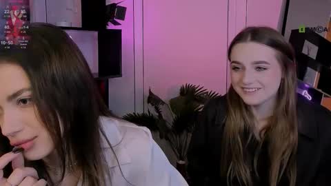 Luna online show from 11-05-25, 05:51