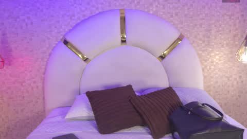 Snapshot of aria_sm chatting on 11-19-25, 07:14 aria_sm online show from 11-19-25, 07:14