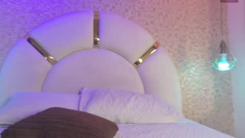 Snapshot of aria_sm chatting on 11-23-25, 07:13 aria_sm online show from 11-23-25, 07:13