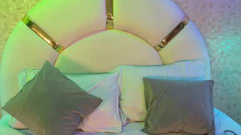 Snapshot of aria_sm chatting on 12-14-25, 03:12 aria_sm online show from 12-14-25, 03:12