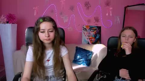 Snapshot of aria_voss_ chatting on 05-15-26, 05:47 aria_voss_ online show from 05-15-26, 05:47