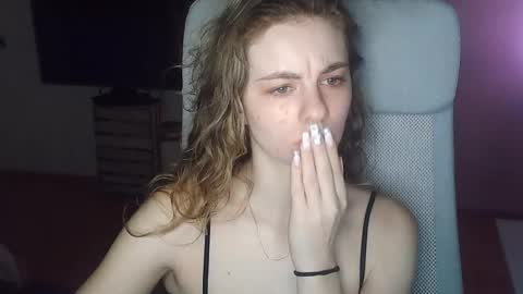 AriaCreazy online show from 04-02-26, 08:39