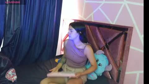 Snapshot of ariadna_and_antonella chatting on 06-29-26, 01:44 dafna lorens online show from 06-29-26, 01:44