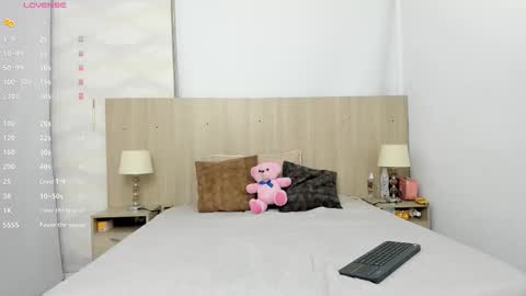 Snapshot of ariadna_gonzales chatting on 12-02-25, 03:23 Ariadna online show from 12-02-25, 03:23