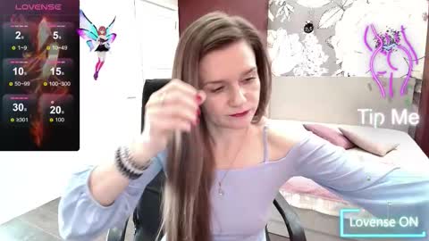 Snapshot of ariagrays chatting on 10-05-25, 10:46 AriaGray online show from 10-05-25, 10:46