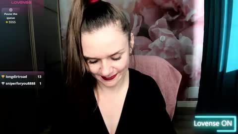 Snapshot of ariagrays chatting on 11-02-25, 09:33 AriaGray online show from 11-02-25, 09:33