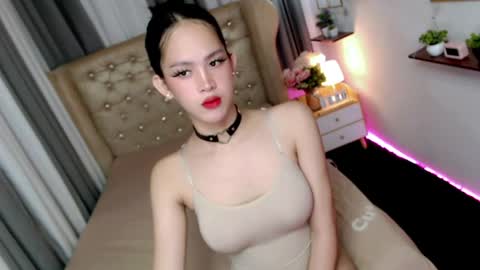 Snapshot of ariahooper chatting on 07-15-26, 03:39 Christine JorgensenChristmas wish breasts implants online show from 07-15-26, 03:39