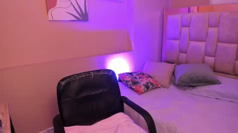 ariana__clauss online show from 10-14-25, 09:04