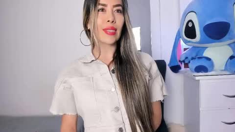Snapshot of ariana_belucci chatting on 05-17-26, 05:05 Ariana online show from 05-17-26, 05:05