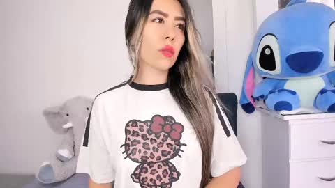 Snapshot of ariana_belucci chatting on 05-24-26, 06:13 Ariana online show from 05-24-26, 06:13