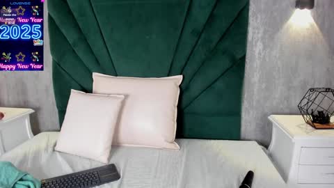 Snapshot of ariana_ceballos chatting on 01-03-25, 03:01 ARIANA online show from 01-03-25, 03:01