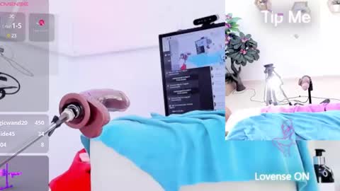 Snapshot of ariana_girl_ chatting on 03-05-25, 05:18 ariana girl online show from 03-05-25, 05:18